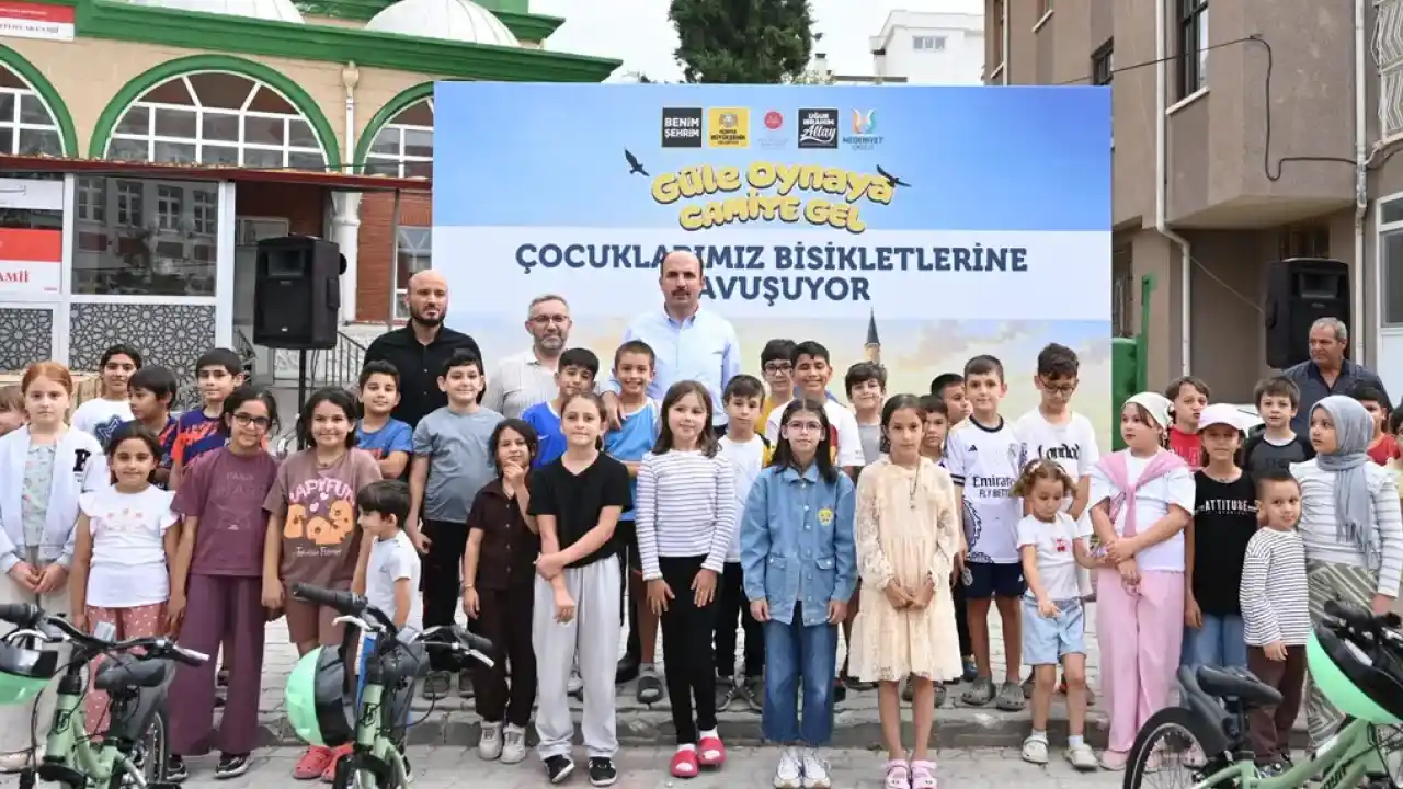 Konya'da çocuklar bisikletlerine 'güle oynaya' kavuşuyor