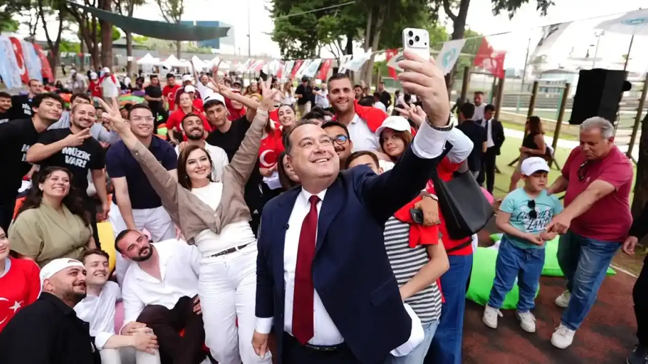 Manisa Büyükşehir'den eğitime destek paketi