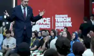 Bakan Tekin üniversite adaylarıyla tecrübe paylaştı
