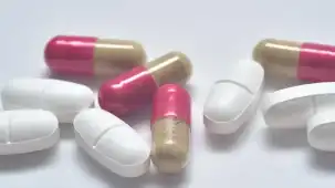 Bilinçsiz antibiyotik kullanımı tedaviyi zorlaştırıyor