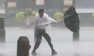 Çin’de Dolphin tayfunu için kırmızı alarm!