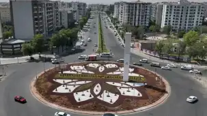 Diyarbakır Fırat Bulvarındaki kavşak kurakçıl peyzajla yenilendi