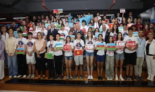 Geleceğin Astronotları İzmir'de Buluştu: TUA Uzay Kaşifleri Projesi Gençlere İlham Veriyor