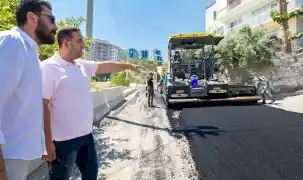 İzmir Narlıdere'de asfalt mesaisi