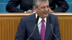 Özgür Özel'in dili sürçtü! İlk günün günahı olmaz
