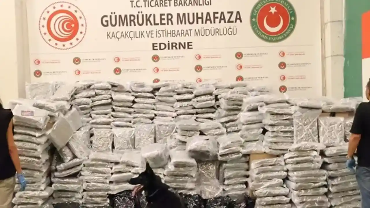 Zehir tacirlerine bir darbe daha! Kapıkule'de 810 kilogram esrar ele geçirildi