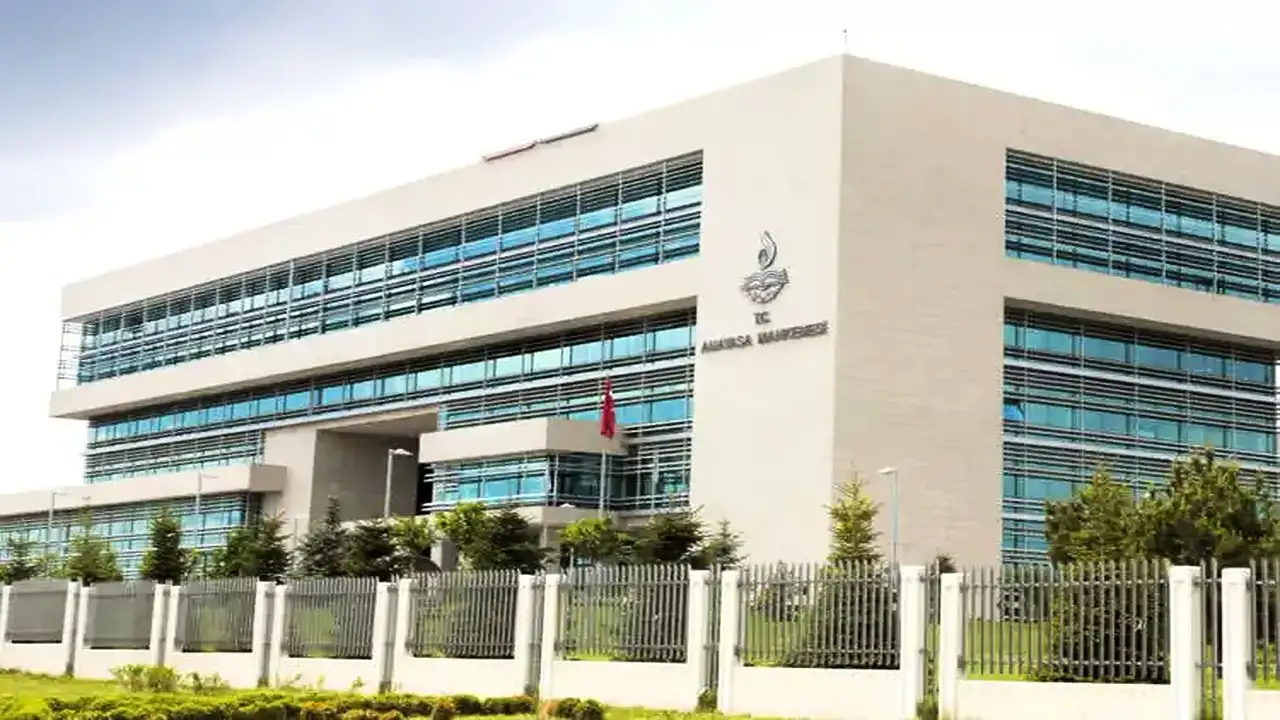 Anayasa Mahkemesi, Yeni Parti'ye 30 Gün Tanıdı