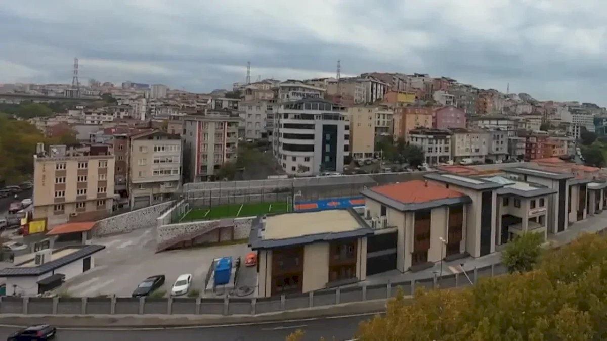 Beyoğlu’nda yeni okul öğrencileriyle buluştu