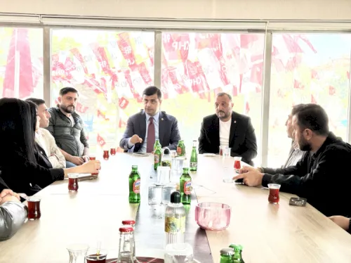 Deniz Demir’den Elmadağ'daki istifa öncesi 'CHP tek mevsimlik çiçek değildir' mesajı