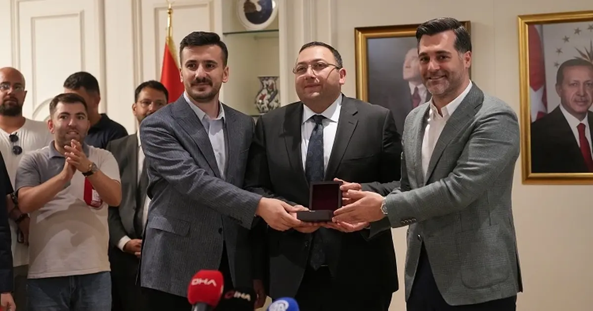 Dündar Ziya Gültekin Üsküdarlılarla buluştu
