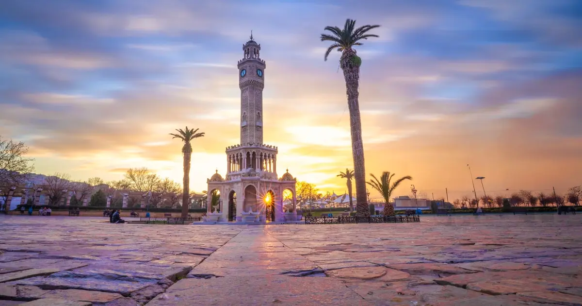 İzmir’in dijital rehberi yenilendi