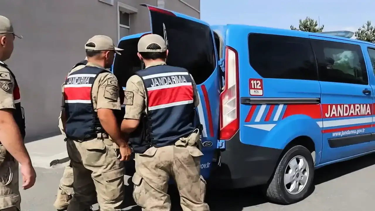Jandarma 35 ilde uyuşturucu operasyonu gerçekleştirdi