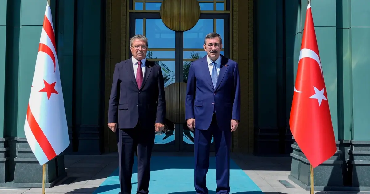 KKTC Başbakanı Ünal Üstel Külliye'de... Girne'de arama kurtarma çalışmaları titizlikle sürüyor