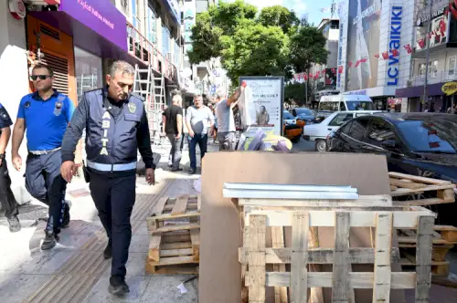 Manisada kaldırım işgalleri denetim altında