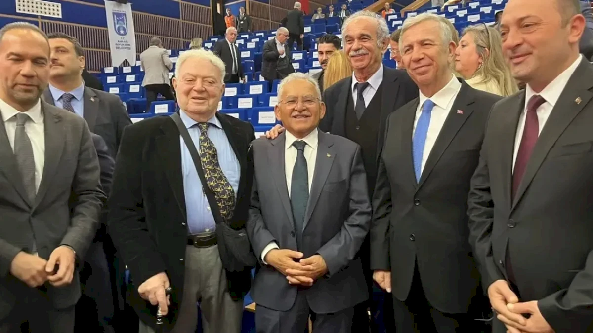 Mansur Yavaş'tan Başkan Büyükkılıç'a ziyaret