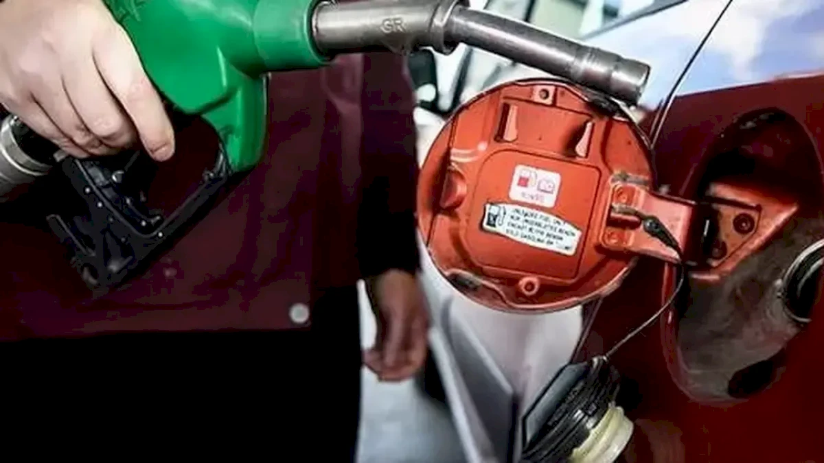 Motorine indirim gözüktü... Şimdilik tabela değişikliğine gerek kalmadı