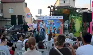 İstanbul Maltepe’de açık hava çocuk tiyatrosunda yaz finali gerçekleşti