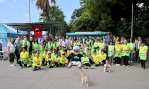 Körfez'de gönüllüler 1 ton atık topladı