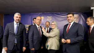 Mahmut Özer, AK Parti'ye katılarak yeni bir siyasi sayfa açtı