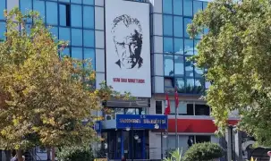 Menderes Belediyesi soruşturmasında 9 kişi gözaltında