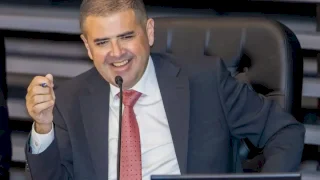 Mezitli Belediye Başkanı CHP'den ihraç edildi