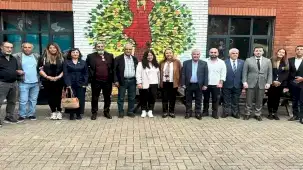 Semra dinçer londra'da CHP üyeleriyle bir araya geldi