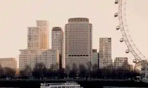 South Bank’ın nehir kıyısı yaşamını tamamlayan modern bir başyapıt: SEVEN