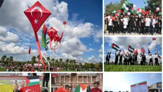 Uçurtmalar Gazzeli çocuklar için semalarda