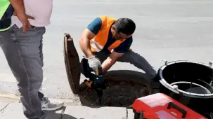 Eskişehir'de kanalizasyon altyapısında bakım çalışmaları yapıldı