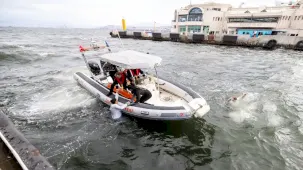 İzmir'de arabalı yolcu gemisinde yangın tatbikatı