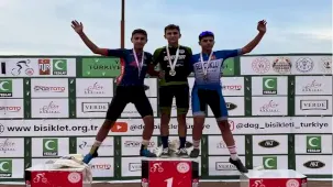 Sakarya'nın genç pedalları 42 madalya kazandı