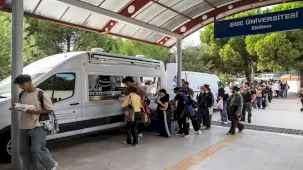 Üniversite öğrencilerine sıcak yemek desteği sürüyor